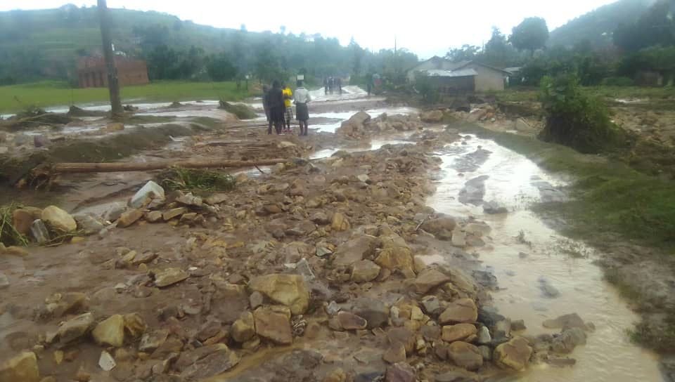 Heavy-rains-cause-havoc-in-KigezihatsApp-Image-2023-05-03-at-12.59.57-PM الصليب الأحمر : 40 مقاطعة في أوغندا معرضة لخطر الفيضانات