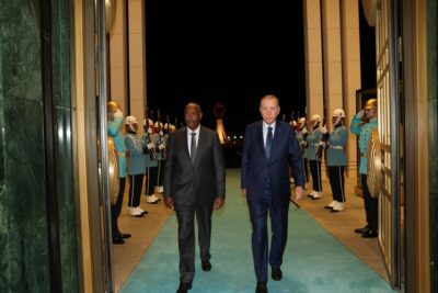 الرئيس التركي رجب طيب اردغان ورئيس مجلس السيادة السوداني عبدالفتاح البرهان