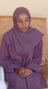 أولى الشهادة السودانية تهدي النجاح لأسرتها وتصف دفعتها بالتحدي والتميز وتصف دفعتها