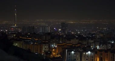 إسرائيل تواصل موجات القصف على إيران.. وقائد الحرس الثوري الإيراني يقول إن طهران ستفتح أبواب الجحيم