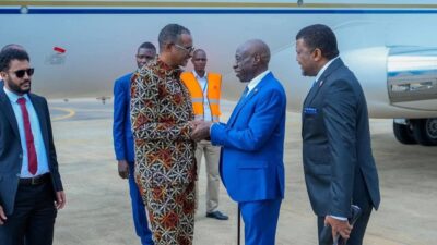 قائد قوات الدعم "حميدتي" يصل  إلى كمبالا في زيارة رسمية