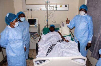 مستشفى مولاجو يوسع برنامج زراعة الكلى ويجري دفعة جديدة من العمليات لإنقاذ مرضى الفشل الكلوى في أوغندا