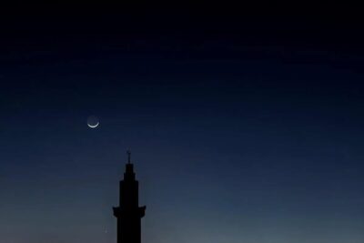 السعودية تدعو لتحري هلال شوال مساء الأربعاء