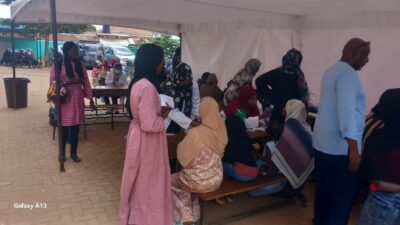 يوم صحي مجاني في كمبالا يخدم 641 لاجئا سودانيا ويكشف حجم الحاجة للرعاية الطبية