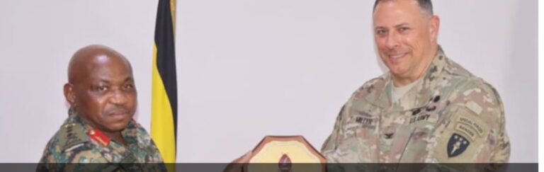 الجيش الأوغندي يعزز التعاون الدفاعي مع الولايات المتحدة خلال زيارة أكاديمية عسكرية رفيعة