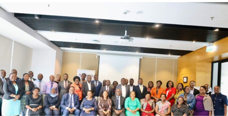 برلمانيون يضغطون لزيادة الإنفاق الصحي في أوغندا وسط مخاوف من تدهور الخدمات