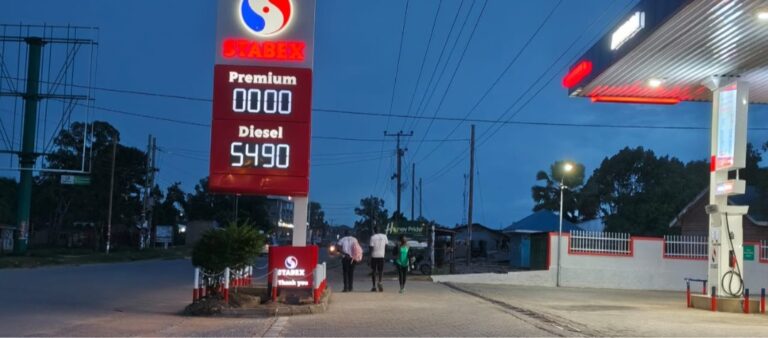 أوغندا تطمئن الأسواق: إمدادات الوقود مستقرة وشحنات ضخمة في الطريق