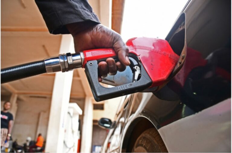 الحكومة الأوغندية تفتح تحقيقاً مع شركات النفط بشأن احتكار الوقود وارتفاع الأسعار