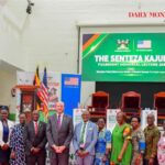 السفير الأمريكي يدعو أوغندا إلى تعزيز التعليم الشامل والمُدمج