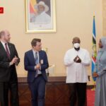 موسيفيني يعلن اقتراب تشغيل “ستارلينك” في أوغندا بعد اتفاق مع الشركة الأميركية