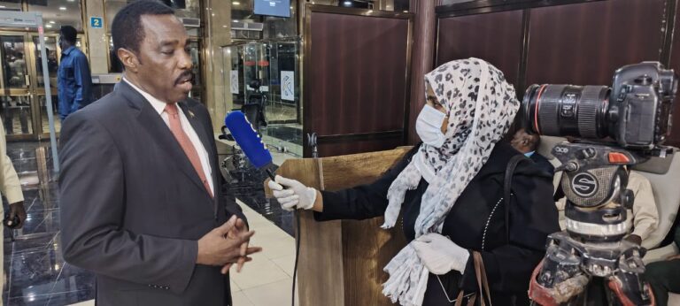 استقبال رسمي بالخرطوم للرحلة الثانية عشرة للعائدين من يوغندا.. وتاركو تدشن أول رحلة وطنية مباشرة