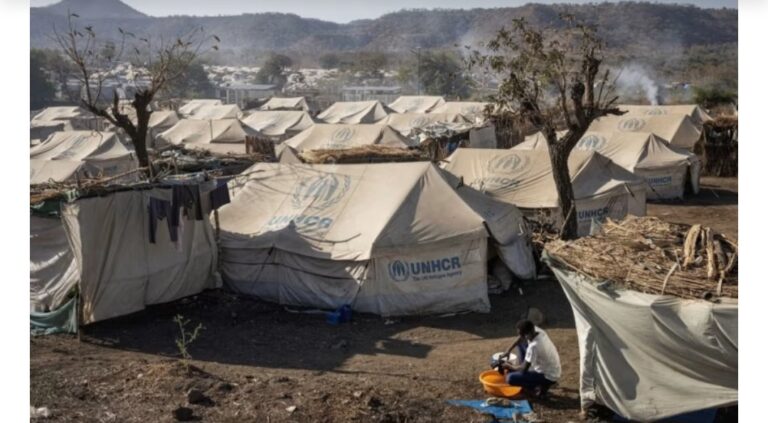مقذوفات تصيب مخيمات للاجئين الإثيوبيين في شرق السودان وسط تجدد القتال على الحدود