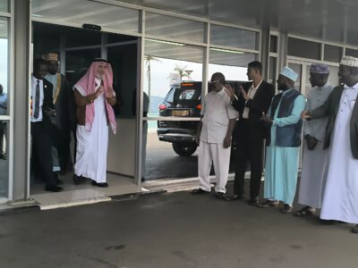 IMG-20261027-WA0478-400x300 بدعوة من مفتي أوغندا.. استقبال حافل للشيخ عبد الرحمن آل محمود في كمبالا