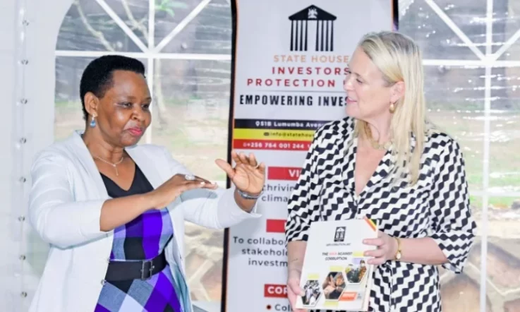 لمفوضية البريطانية العليا في كمبالا

الاستثمار في أفريقيا

الاستثمارات الخارجية

التنمية الاقتصادية

الاستثمار في الزراعة والمعادن

وحدة حماية المستثمرين في أوغندا