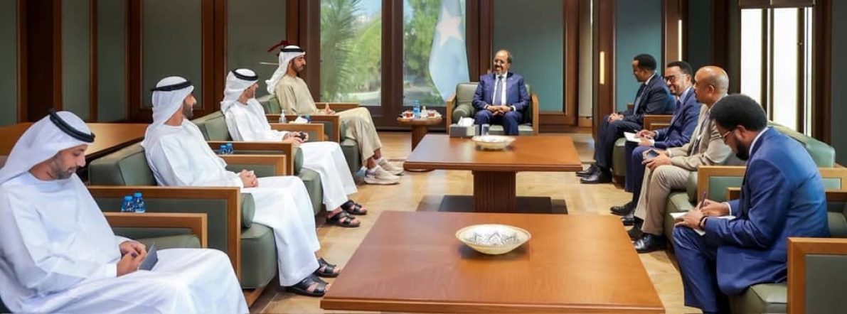 وفد إماراتي يزور الصومال