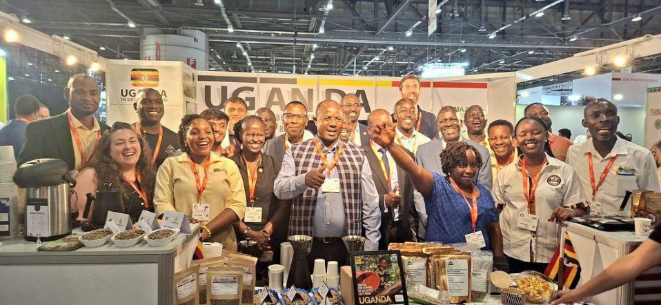 عالم البن 2025 (World of Coffee 2025) 
جنيف (موقع المعرض)

أوغندا 

شرق أفريقيا

كينيا 
بوروندي
بن أرابيكا (Arabicas) (نوع من البن)

بن روبوستا (Robusta) (نوع آخر من البن)

سوق البن المتخصص (specialty coffee market) (السوق المستهدف)

المشترين الأوروبيين (European buyers) (الجمهور المستهدف)

جلسات تذوق البن (cupping sessions) (نشاط في المعرض)

الزخم المبكر (early momentum) (النجاح المبكر لأوغندا)

إضافة القيمة المحلية (local value addition) (إشارة إلى استراتيجية أوغندا)
