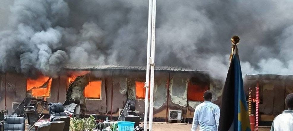 حريق يلتهم مقر الحزب الحاكم في جنوب السودان