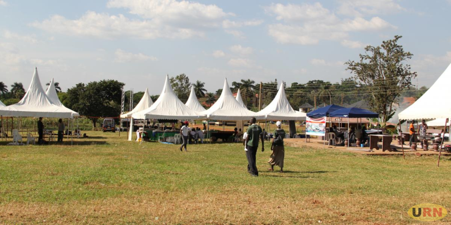 جينجا (Jinja): المدينة المضيفة للمعرض في أوغندا.

المعرض الزراعي الوطني (National agricultural show): الحدث السنوي.

أليكس موغوتاني (Alex Mugotanyi): المتحدث باسم المعرض.

الميكنة الزراعية (agricultural mechanisation): مجال التكنولوجيا المعروضة.

الجرارات اليدوية (hand tractors): مثال على المعدات المعروضة.

أنظمة الري (irrigation systems): تقنيات لزيادة الغلة.

تقنيات البذور الحديثة (modern seed technologies): محور التدريب للمزارعين.

إيماكوليت موكي (Immaculate Musoke): إحدى العارضات.

روز ناكيريا (Rose Nakiirya): عارضة متخصصة في الفطر.

شلن أوغندي (Shillings): العملة المحلية.

27 يونيو - 12 يوليو 2025: تواريخ انعقاد المعرض.